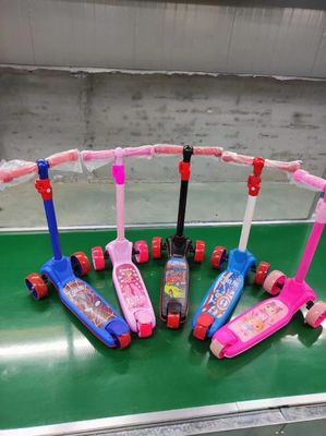 Customized Kids Kick Scooter 3 Wheel Stand Up Scooter With PU Wheels